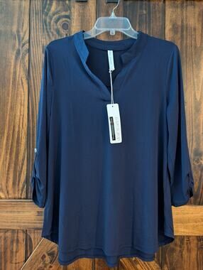 NWT Dear Scarlett Lizzy womens sz M Navy Blue Wrinkle Free Easy Care Blouse